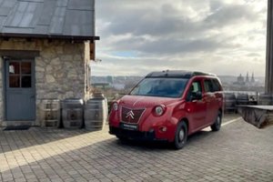 „Citroen Berlingo“ virto originaliu retro stiliaus elektriniu nameliu ant ratų: pažiūrėkite, kaip jis atrodo