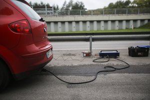 Iš aplinkosaugininkų siūloma atimti teisę dėl taršos tikrinti lengvuosius automobilius