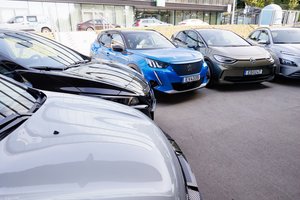 LEA: pernai važiuoti elektromobiliu buvo pigiau