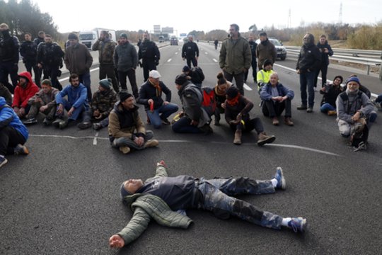  Prancūzijos ūkininkų protestas prie Nimo.<br> EPA-ELTA nuotr.