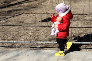 Tyrimas atskleidžia: nuo karo ir kitų pavojų iš gimtinės bėgantys vaikai kelionėje į Europą kenčia nuo pavojų 