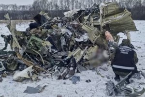 Rusija po karinio lėktuvo sudužimo pradeda tyrimą dėl „terorizmo“