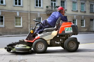 Turite žoliapjovę ar paspirtuką? Primena, kokiais atvejais reikės susimokėti už draudimą