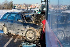 Keliuose plūstelėjo kraujo upės: šiurpinanti pernai žuvusiųjų ir sužeistųjų statistika