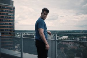 Trečioje komedijoje nusifilmavęs Justinas Jankevičius: „Esu ubagas, todėl nepraleisiu progos pasimokyti iš geriausių“