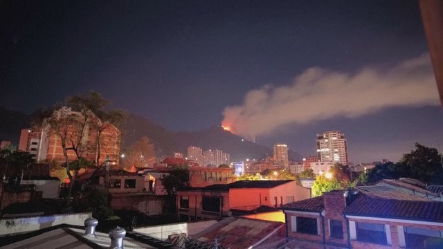 Kolumbijai nesusitvarkant su gaisrais, prezidentas žada imtis priemonių