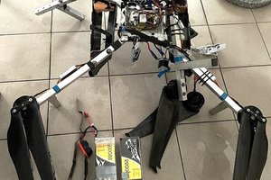 Pasieniečiai perėmė kontrabandininkų droną su puse tūkstančio pakelių cigarečių