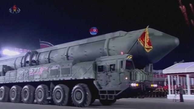 Šiaurės Korėja paleido sparnuotąsias raketas: tai jau antras toks strateginis išbandymas per kelias dienas