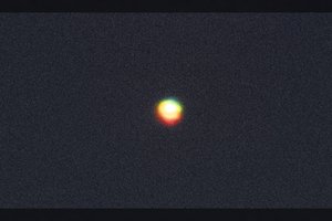 Viena iš Saulės sistemos planetų sužibo žaliai. Kas vyksta?