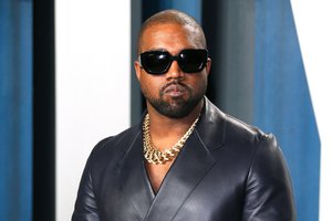 Draugai nerimauja dėl kontrolės: Kanye Westas savo žmonai draudžia naudotis socialiniais tinklais