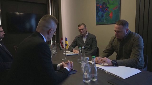 Ukrainoje lankosi Vengrijos užsienio reikalų ministras: esą šalis pasirengusi kompromisams dėl paramos