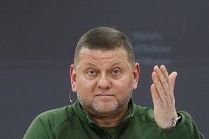 Mobilizacijos klausimą lygina su karšta bulve: įtampa tarp V. Zelenskio ir V. Zalužno dar labiau didės