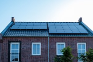 Apie paskelbtas naujas kompensacijas nuosavoms saulės elektrinėms: tai labai bloga naujiena