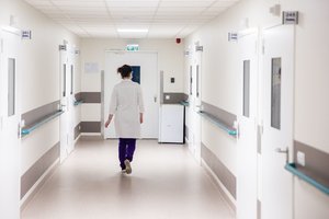 Nors dermatologų Lietuvoje netrūksta, valstybinėse įstaigose jie sunkiai pasiekiami