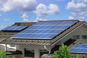 8 mln. eurų iššluota per pusdienį – pranešė, kada gyventojai gali tikėtis naujienų dėl išmokų saulės elektrinėms