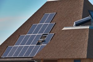 Energetikos ministerija: paramos saulės elektrinėms šiemet bus dar daugiau, tačiau sąlygos gali keistis