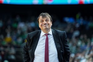„Anadolu Efes“ kapituliacijos Kaune nustebintas E. Atamanas: „Žalgiris“ sužaidė tobulas rungtynes“