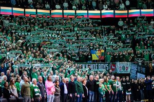 „Žalgiris Backstage“: sirgalių ritualai prieš rungtynes ir žymių atlikėjų emocijos