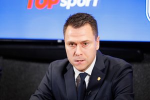 LFF išgirdo kitas nuomones: A lygos rungtynės ir toliau galės vykti įprastuose stadionuose