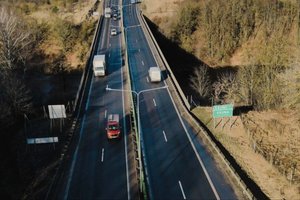 Netrukus keisis eismo tvarka vykstantiems Vilnius–Kaunas magistrale: ką būtina žinoti vairuotojams