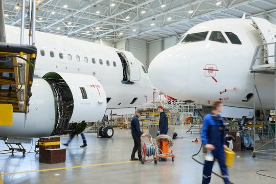 Vilniaus įmonė ieško daugiau nei 100 darbuotojų, bet neranda: siūlo ir 8 tūkst. eurų atlyginimą