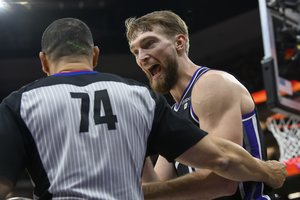 NBA pasaulis lieja pyktį dėl „Kings“ D. Sabonio neįvertinimo: „Labiausiai negerbiamas žaidėjas lygoje“