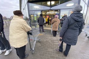 Svarbi žinia pirkėjams: štai kiek laiko prekybininkai galės pardavinėti maistą, kurio tinkamumo vartoti terminas pasibaigęs