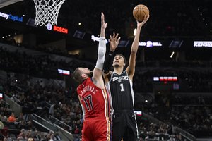 J. Valančiūno akistata su V. Wembanyama pažymėta Z. Williamsono pergalingu metimu