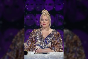 Pirmagimio besilaukianti „Muzikinės kaukės“ komisijos narė Toma Vaškevičiūtė: „Esame net ne keturiese, o penkiese“