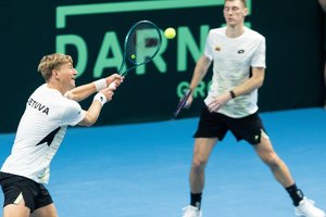 Komplikavosi padėtį: po dramatiškai pralaimėto dvejetų mačų lietuvius nuo iškritimo į žemesnę grupę skiria viena nesėkmė