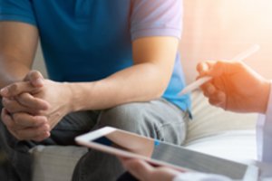 Ankstyva vėžio diagnostika ir gydymo galimybės – kada kreiptis į gydytoją?