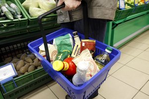 Skirtumas tarp pigiausio ir brangiausio maisto produktų krepšelio prekybos tinkluose – net 20 eurų