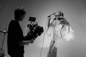 Nacionalinės „Eurovizijos“ atrankos finale dalyvaujanti Aistè pristato dainos vaizdo klipą