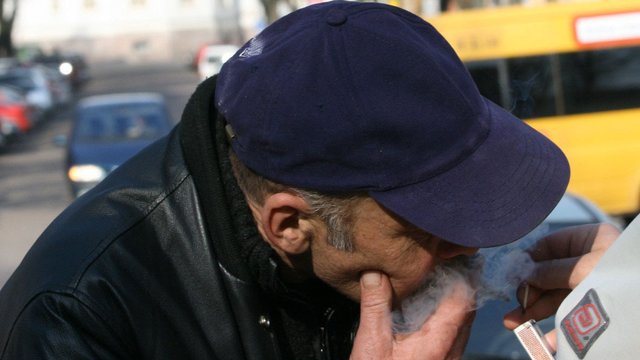 Sukritikavo pagalbos liniją norintiems mesti rūkyti: turime didesnę problemą