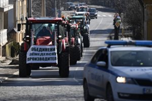 Šimtai protestuojančių Bulgarijos ūkininkų blokavo kelius