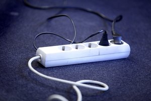 Įsigaliojo visiškai naujas būdas atsiskaityti už suvartojamą elektrą: tiekėjai sako – tokių klientų vienetai