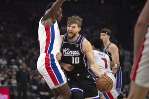 Didžiausias apmaudas – įspūdingai „Kings“ už ausų tempęs D. Sabonis galiausiai kapituliavo prieš blogiausią NBA klubą