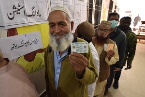 Po virtinės sprogdinimų Pakistane prasidėjo visuotiniai rinkimai