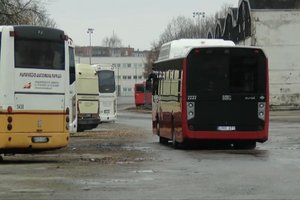 Gyventojai piktinasi sumažėjusiais tarpmiestinių autobusų maršrutais: neturi galimybės laiku nuvykti pas gydytojus