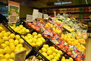 ​Naują akciją pirkėjai netruko įvertinti – vaisių ir daržovių vitrinos staigiai tuštėja