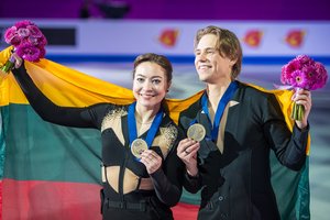 Bronzos medaliu Kaune vykusiame Europos dailiojo čiuožimo čempionate pasidabinusi A. Reed vėl prašo jai suteikti Lietuvos pilietybę