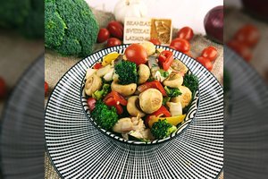 Pasakiško skonio receptas – silkė su daržovėmis