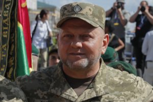 „Bloomberg“ atskleidė kortas dėl V. Zalužno atleidimo: įvardijo naują V. Zelenskio nepasitenkinimo vadu priežastį