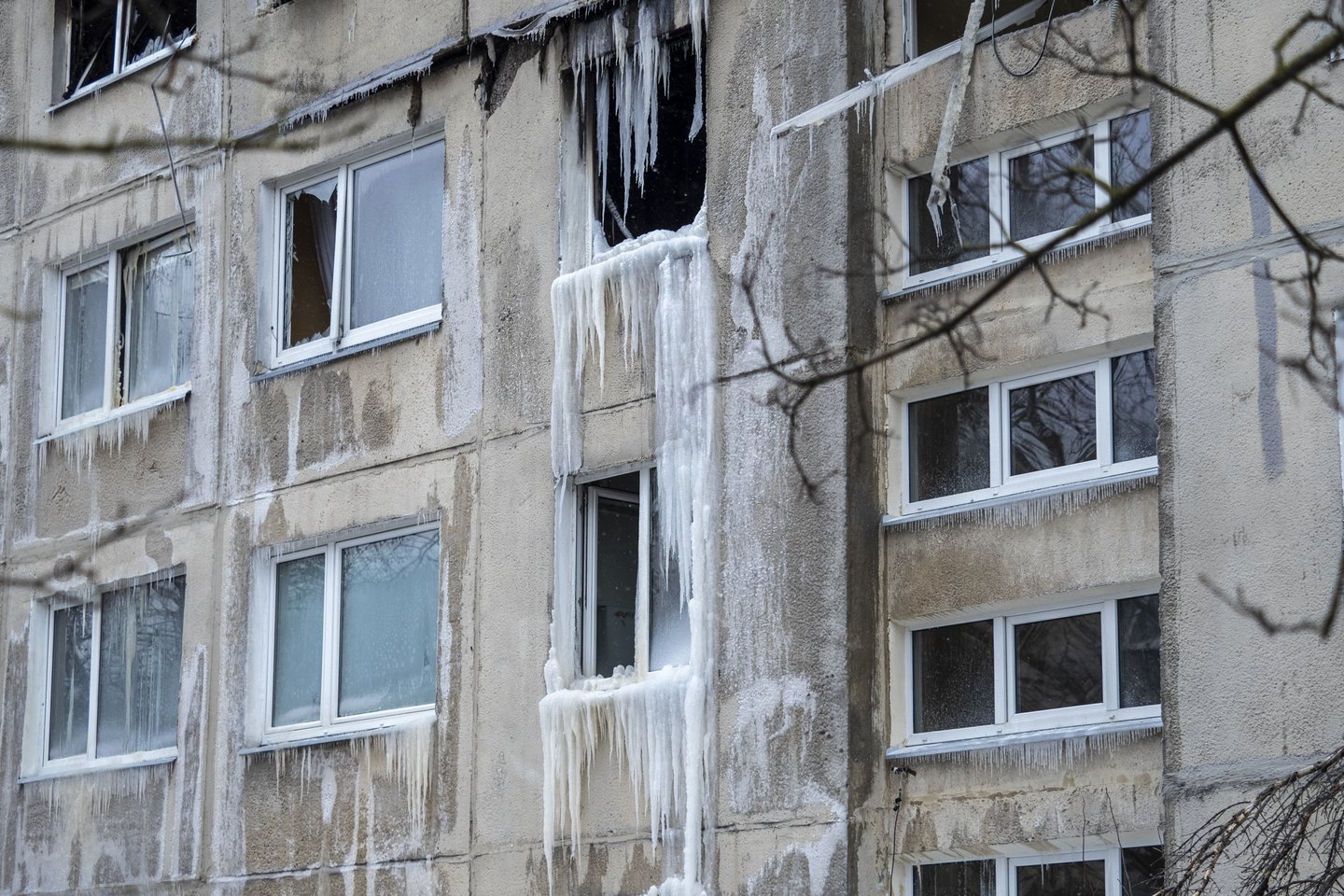 Kitą savaitę avarijos Viršuliškių daugiabutyje tyrimo komisija teiks galutinę išvadą dėl pastato būklės.<br>V.Ščiavinsko nuotr.