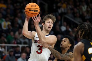 NCAA pirmenybėse – arti dvigubo dublio buvęs A. Marčiulionis ir produktyviai laiką išnaudojęs M. Krivas