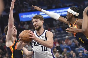 Dar vienas įspūdingas D. Sabonio pasirodymas paskendo „Thunder“ spurtų lavinoje