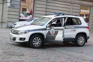 Tik įvažiavus į Jūrmalą lietuvius pasivijo policija – antrąkart sutiktas latvių pareigūnas pribloškė savo sprendimu