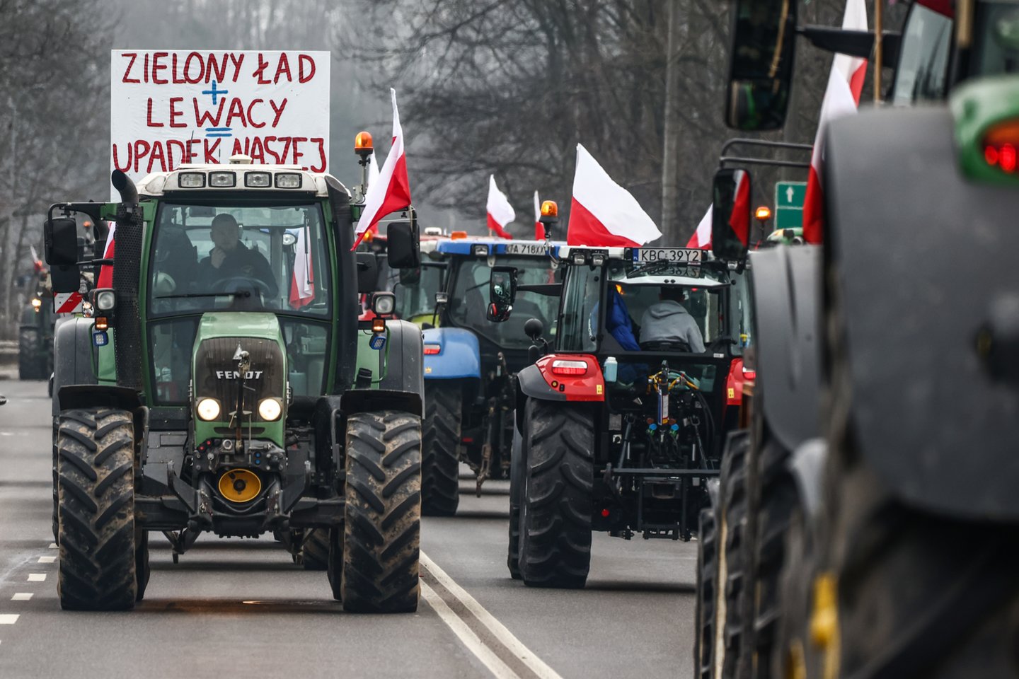 Lenkijos ūkininkai ir vėl užblokavo Šehynės kontrolės punktą.<br>Scanpix.