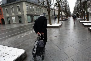 Nepasiturintiems šalies gyventojams bus išdalintos socialinės kortelės