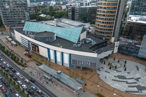 Baigė verslo centro „Europa“ automobilių aikštelės renovacijos darbus: ką žinoti vairuotojams